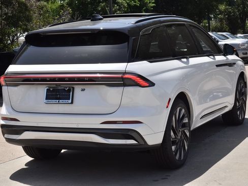 New 2026 Lincoln Nautilus Black Label w/ Jet Appearance Package AWD/4WD image 7