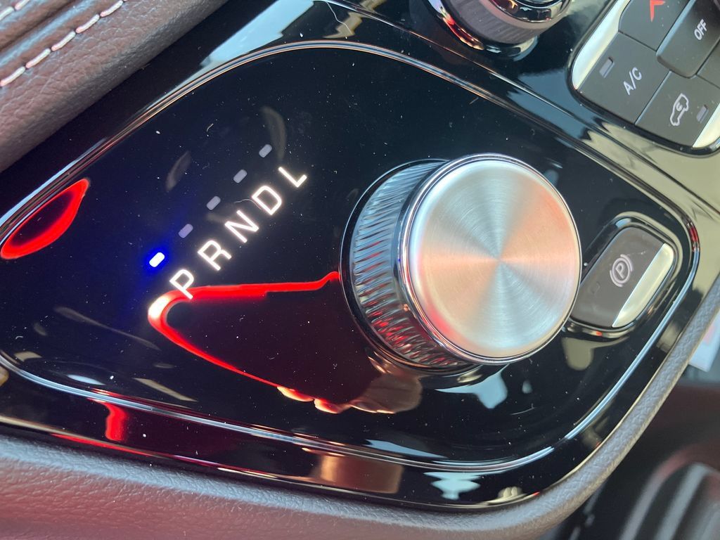New 2027 Chrysler Pacifica Select FWD image 22