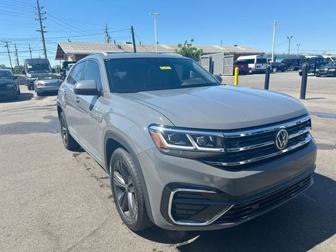 Used 2022 Volkswagen Atlas Cross Sport SEL R-Line AWD/4WD image 11