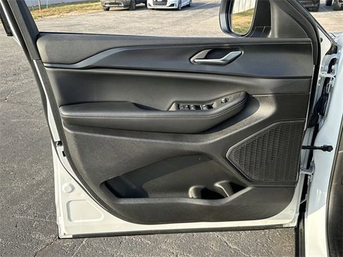 Used 2024 Jeep Grand Cherokee L Laredo image 33