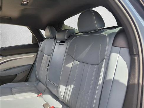 Used 2020 Audi e-tron Prestige image 22