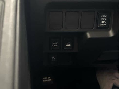 Used 2022 Nissan Frontier SV image 21