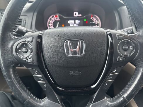 Used 2017 Honda Pilot Elite image 19