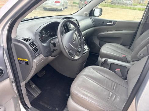 Used 2011 Kia Sedona EX w/ Luxury Pkg FWD image 9