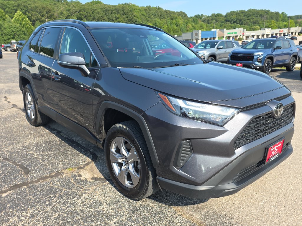 Used 2024 Toyota RAV4 XLE AWD/4WD image 2