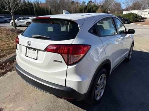 Used 2018 Honda HR-V LX image 7