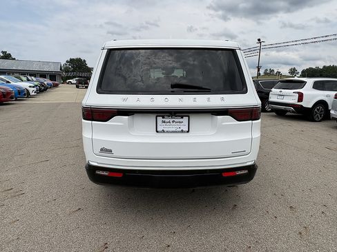 Used 2023 Jeep Wagoneer Series II w/ Rear Seat Video Group 1 AWD/4WD image 4