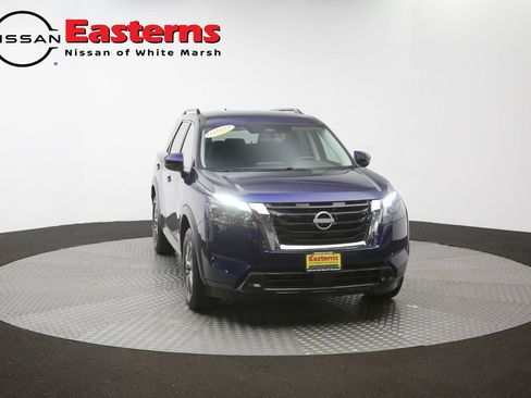 Used 2025 Nissan Pathfinder SV FWD image 50