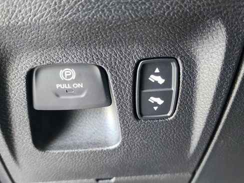 Used 2022 RAM 1500 Laramie AWD/4WD image 27