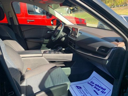 Used 2023 Nissan Rogue SV image 15