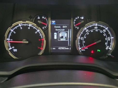 Used 2022 Toyota 4Runner Limited AWD/4WD image 12