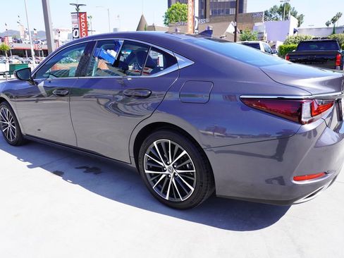 Used 2024 Lexus ES 350 w/ Premium Package FWD image 5