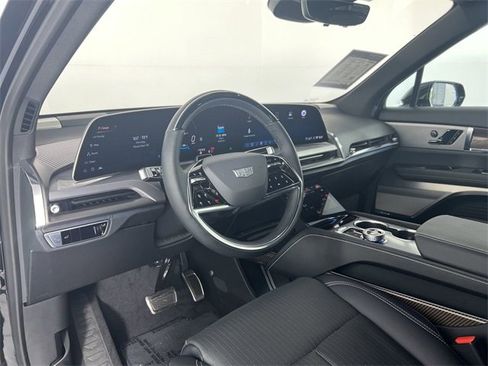 Used 2026 Cadillac Vistiq Luxury image 10