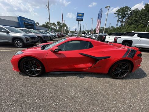 Used 2025 Chevrolet Corvette Z06 RWD image 13