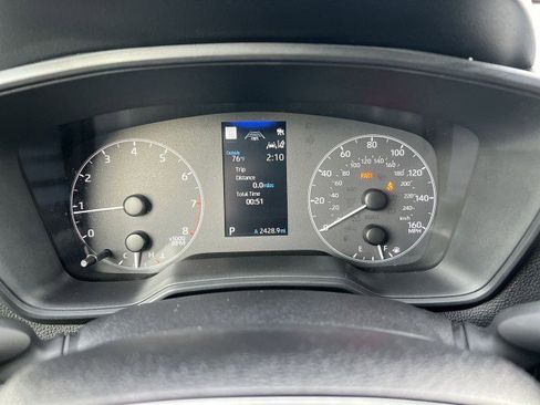 Used 2025 Toyota Corolla Cross LE image 12