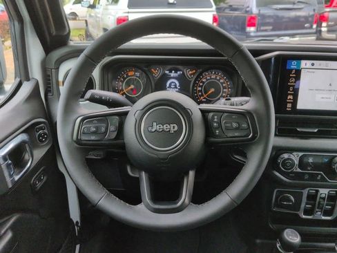 Used 2025 Jeep Wrangler Unlimited Sport AWD/4WD image 20