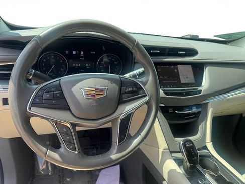 Used 2021 Cadillac XT5 Premium Luxury AWD/4WD image 12