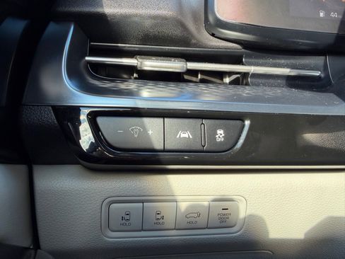 Used 2022 Kia Carnival SX Prestige image 14