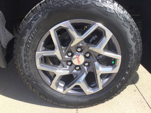 New 2026 GMC Sierra 1500 SLT w/ SLT Premium Plus Package AWD/4WD image 6