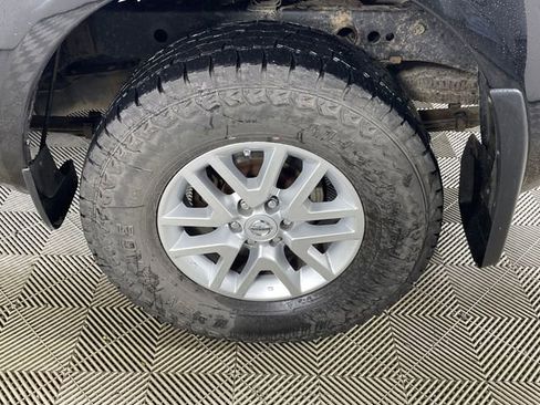 Used 2016 Nissan Frontier 4x4 Crew Cab Long Bed image 21