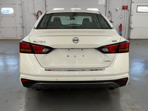 Used 2021 Nissan Altima 2.5 SR w/ SR Premium Package AWD/4WD image 9