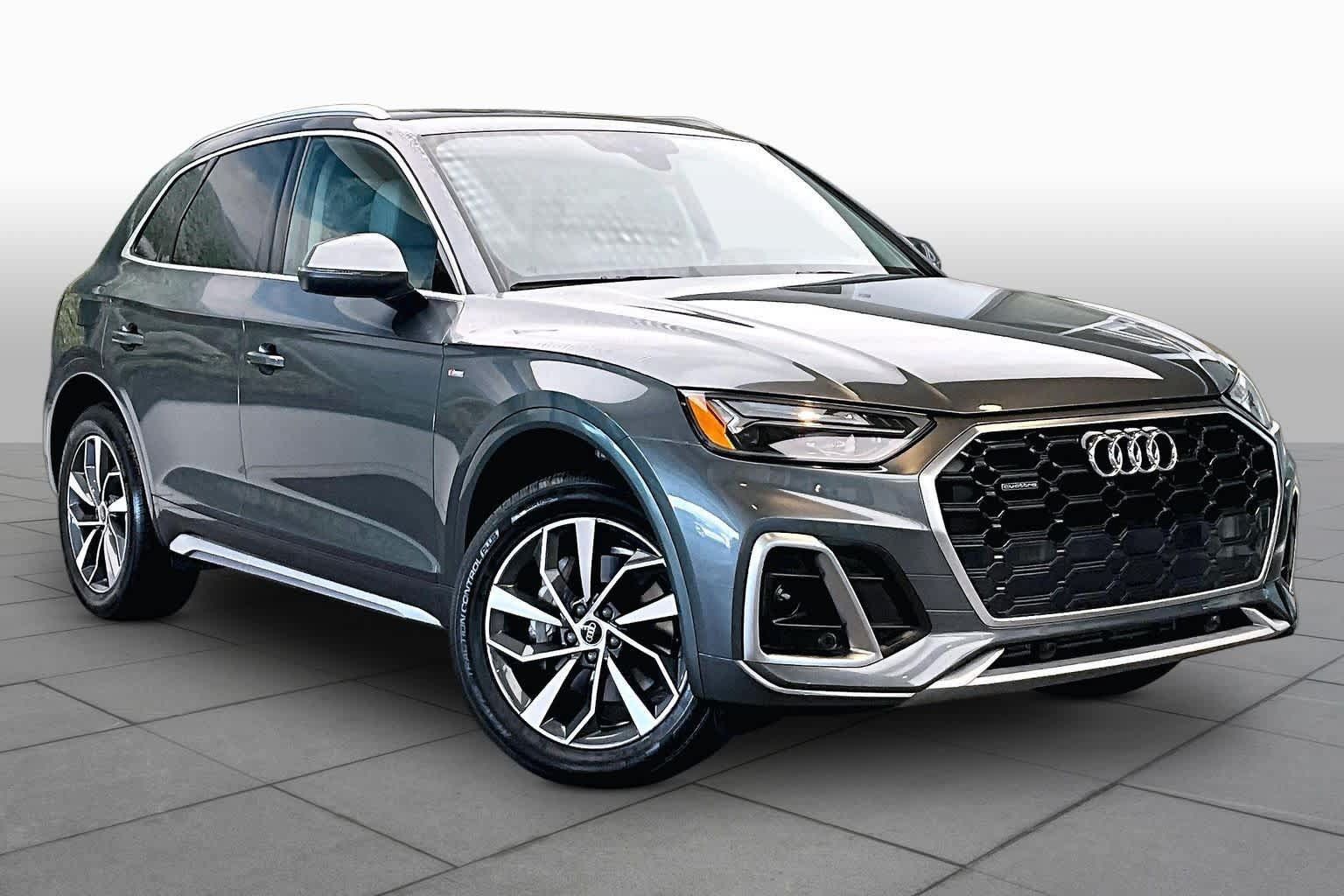 Used 2023 Audi Q5 2.0T Premium w/ Convenience Package AWD/4WD image 3
