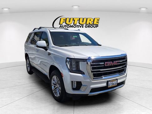 Certified 2022 GMC Yukon SLT w/ SLT Luxury Package AWD/4WD image 1