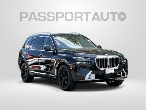 Used 2024 BMW X7 xDrive40i w/ Parking Assistance Package AWD/4WD image 3