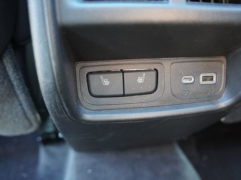 Used 2022 Cadillac XT4 Luxury w/ Cold Weather Package image 4