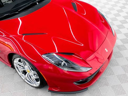 Used 2018 Ferrari 812 Superfast RWD image 21