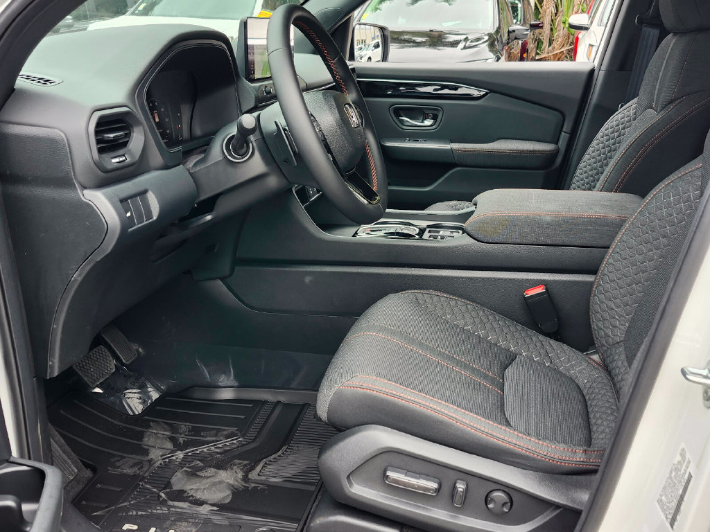 New 2026 Honda Pilot Sport image 8