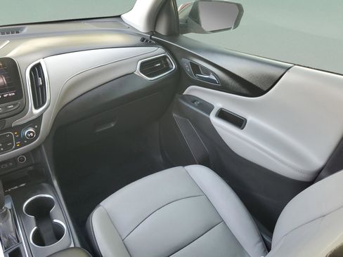 Used 2019 Chevrolet Equinox Premier image 16