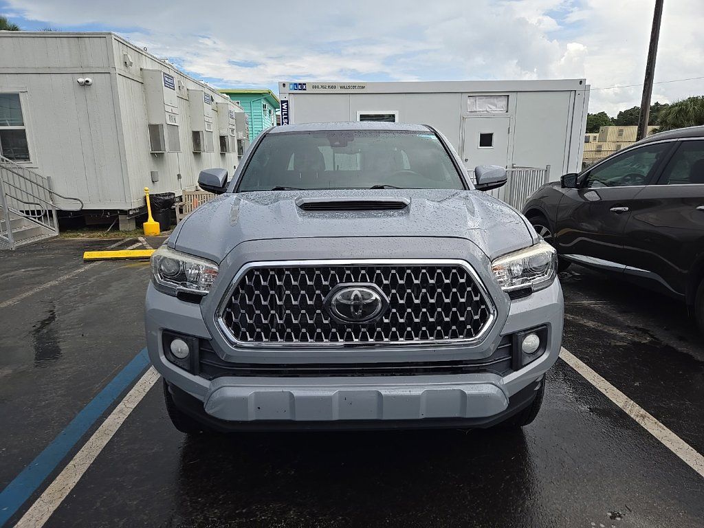 Used 2019 Toyota Tacoma TRD Sport RWD image 3