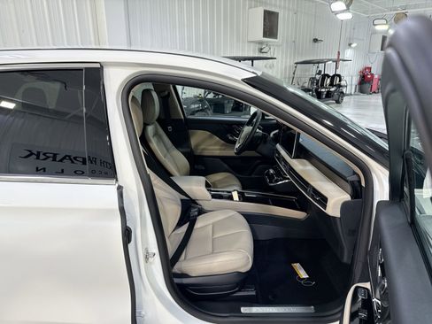 New 2026 Lincoln Corsair Premiere image 28