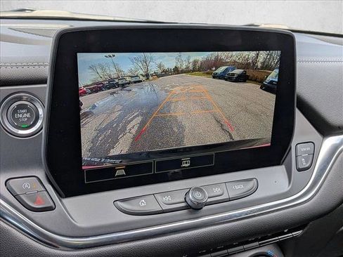 Used 2025 Chevrolet Blazer LT image 13