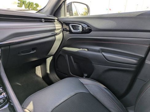 Used 2023 Jeep Compass Trailhawk image 20