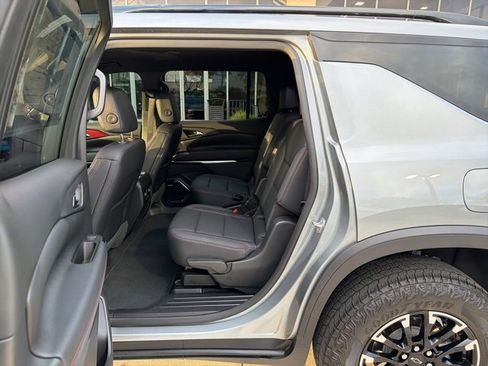 Used 2024 Chevrolet Traverse Z71 w/ Enhanced Driving Package image 23