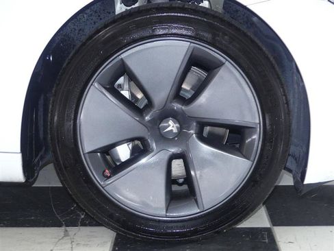 Used 2023 Tesla Model 3 Standard Range RWD image 29
