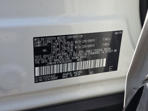 Used 2019 Toyota RAV4 Limited w/ Advanced Technology Package AWD/4WD image 12