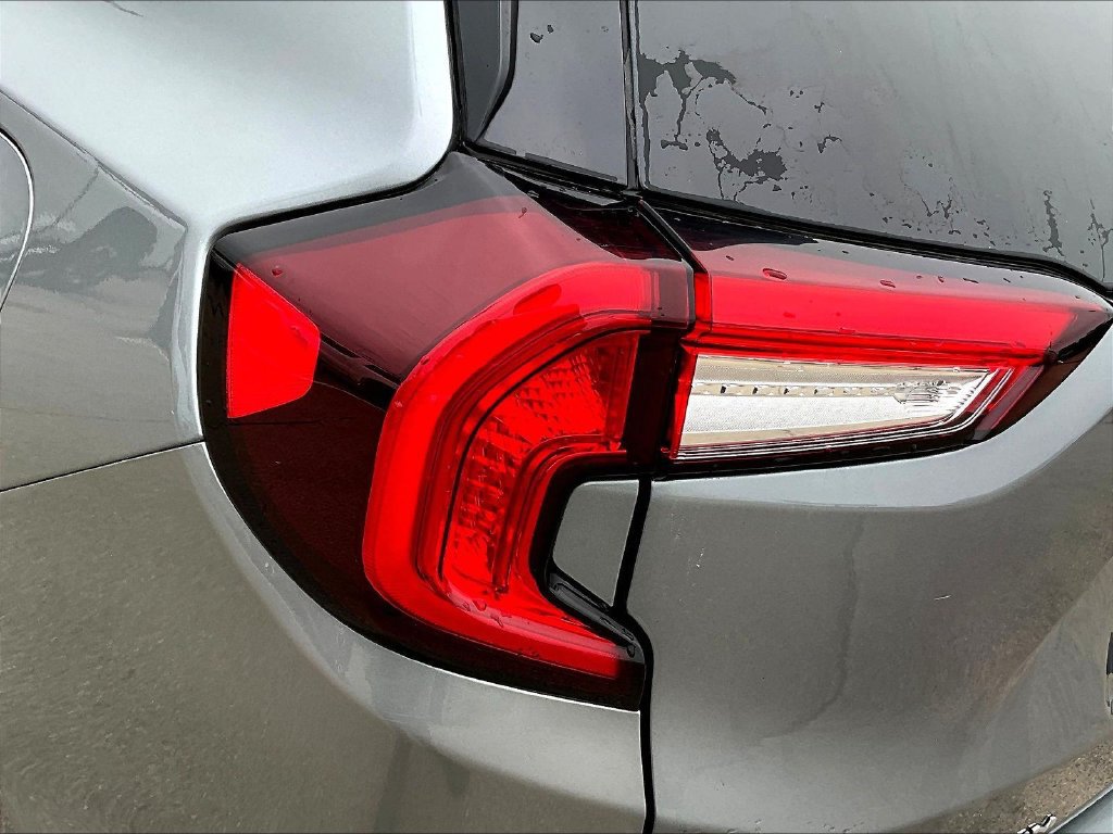 Used 2023 GMC Terrain SLT AWD/4WD image 25