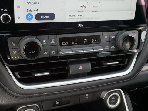 Certified 2025 Toyota Grand Highlander AWD Hybrid image 23