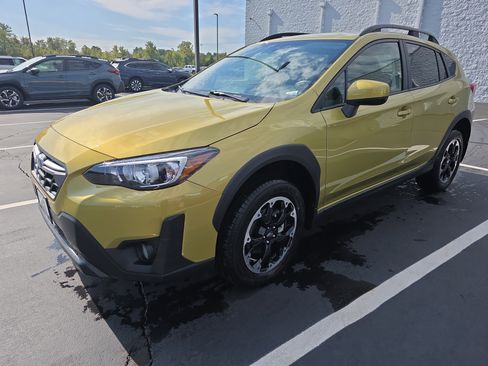 Used 2023 Subaru Crosstrek 2.0i Premium image 2