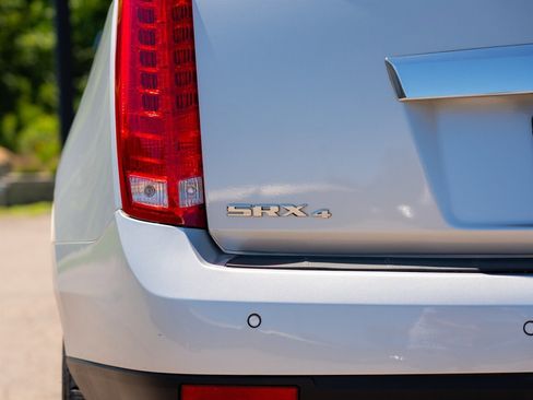 Used 2015 Cadillac SRX Luxury w/ Driver Awareness Package image 10