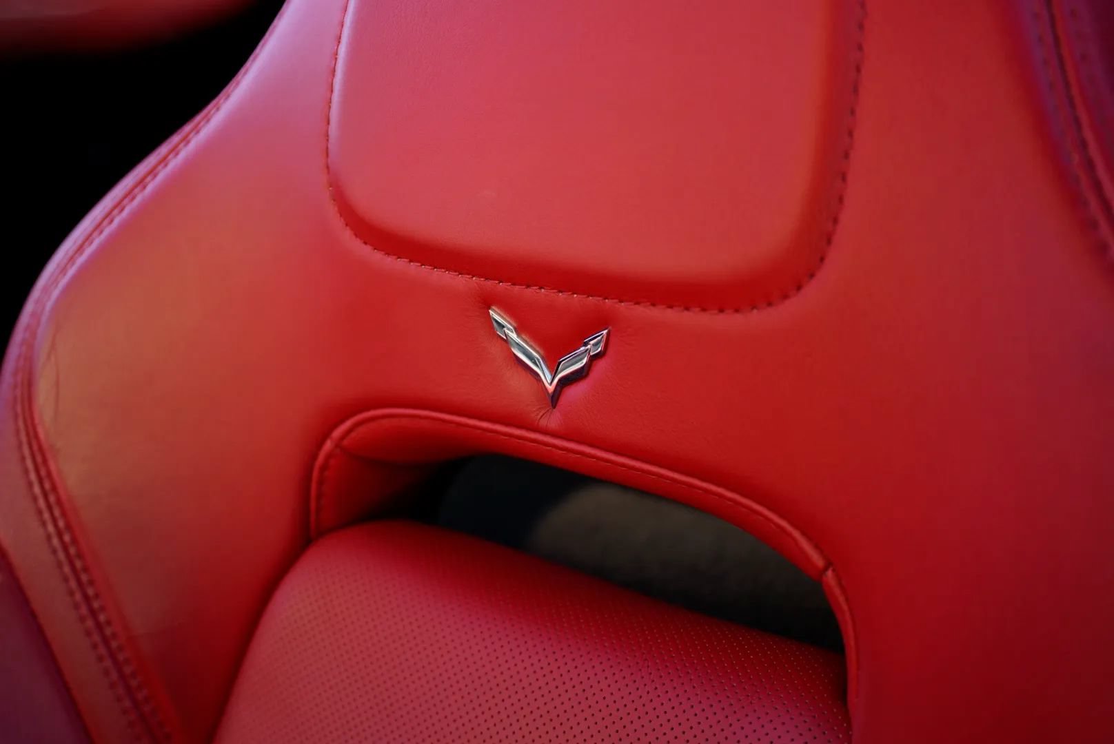 Used 2014 Chevrolet Corvette Stingray Coupe w/ Z51 3LT RWD image 34