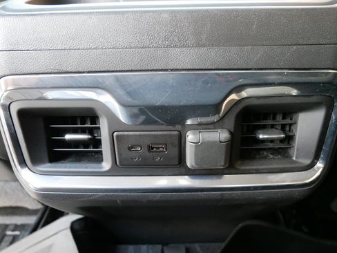 Used 2022 GMC Sierra 1500 Denali w/ Denali Premium Package AWD/4WD image 13