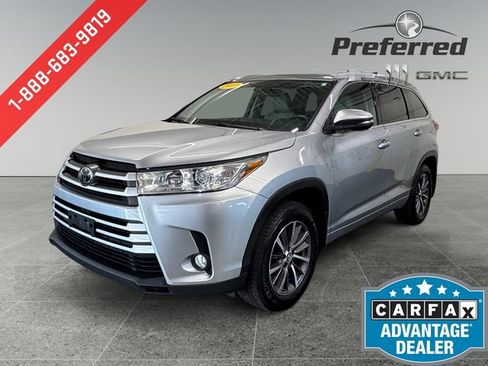 Used 2017 Toyota Highlander SE AWD/4WD image 11