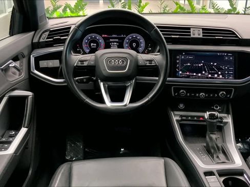 Used 2020 Audi Q3 2.0T Premium Plus w/ Premium Plus Package AWD/4WD image 6