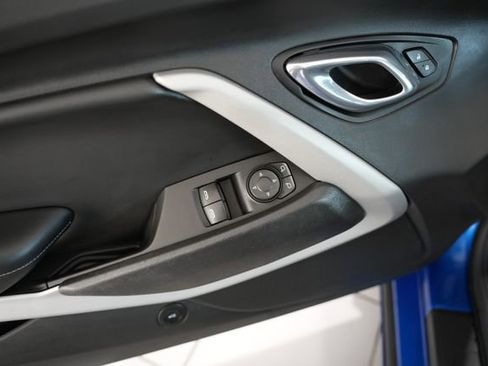 Used 2018 Chevrolet Camaro LT image 11
