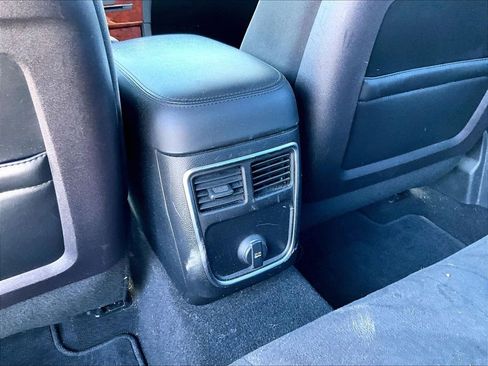 Used 2012 Chrysler 300 image 27