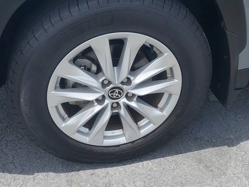 Certified 2024 Toyota Corolla Cross LE w/ Moonroof Package image 4